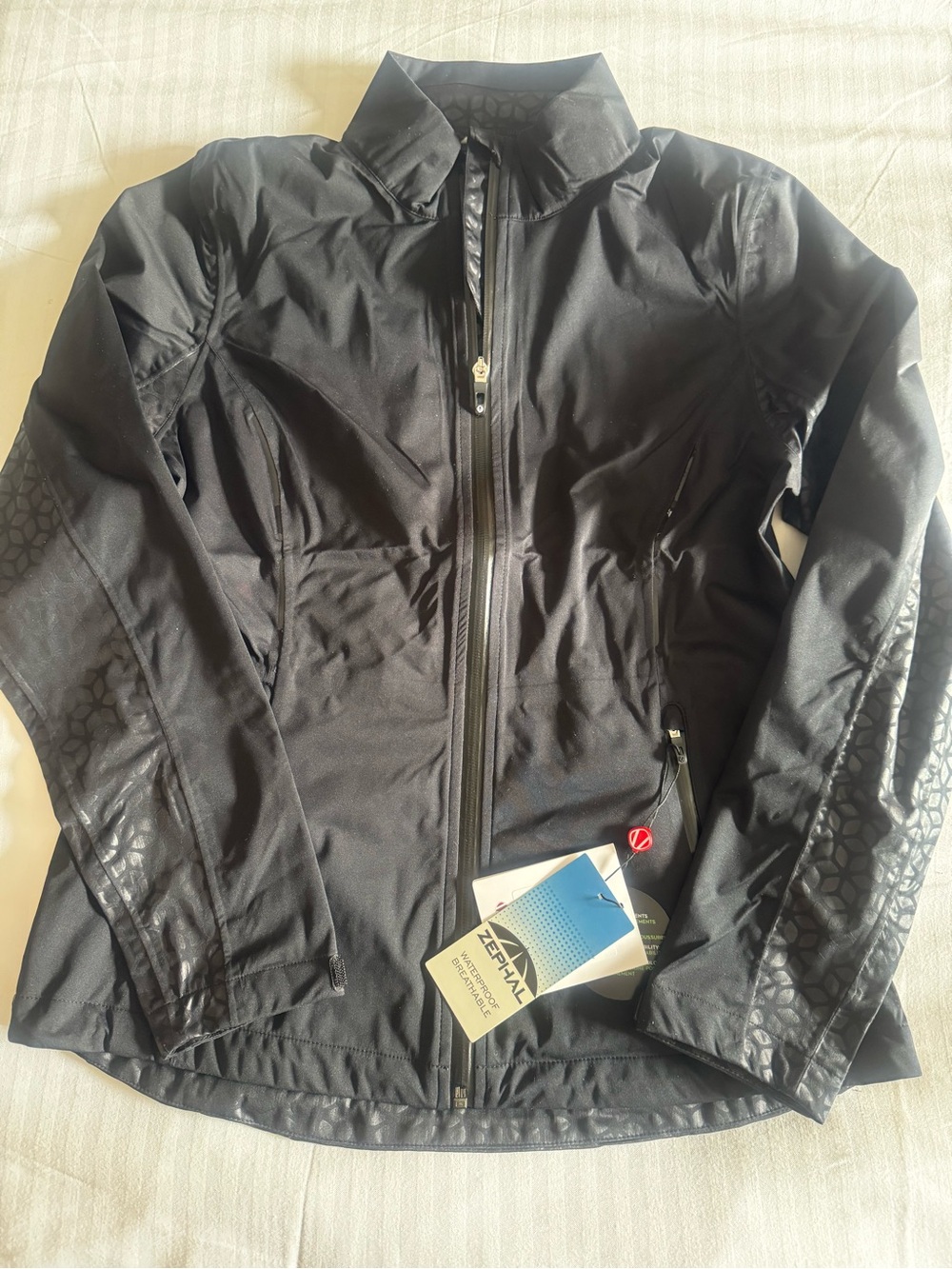 BRAND NEW Sunice wind and rain jacket